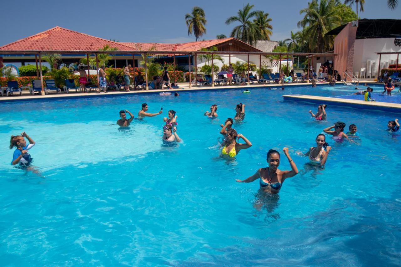 Qualton Club Ixtapa All Inclusive 호텔 외부 사진